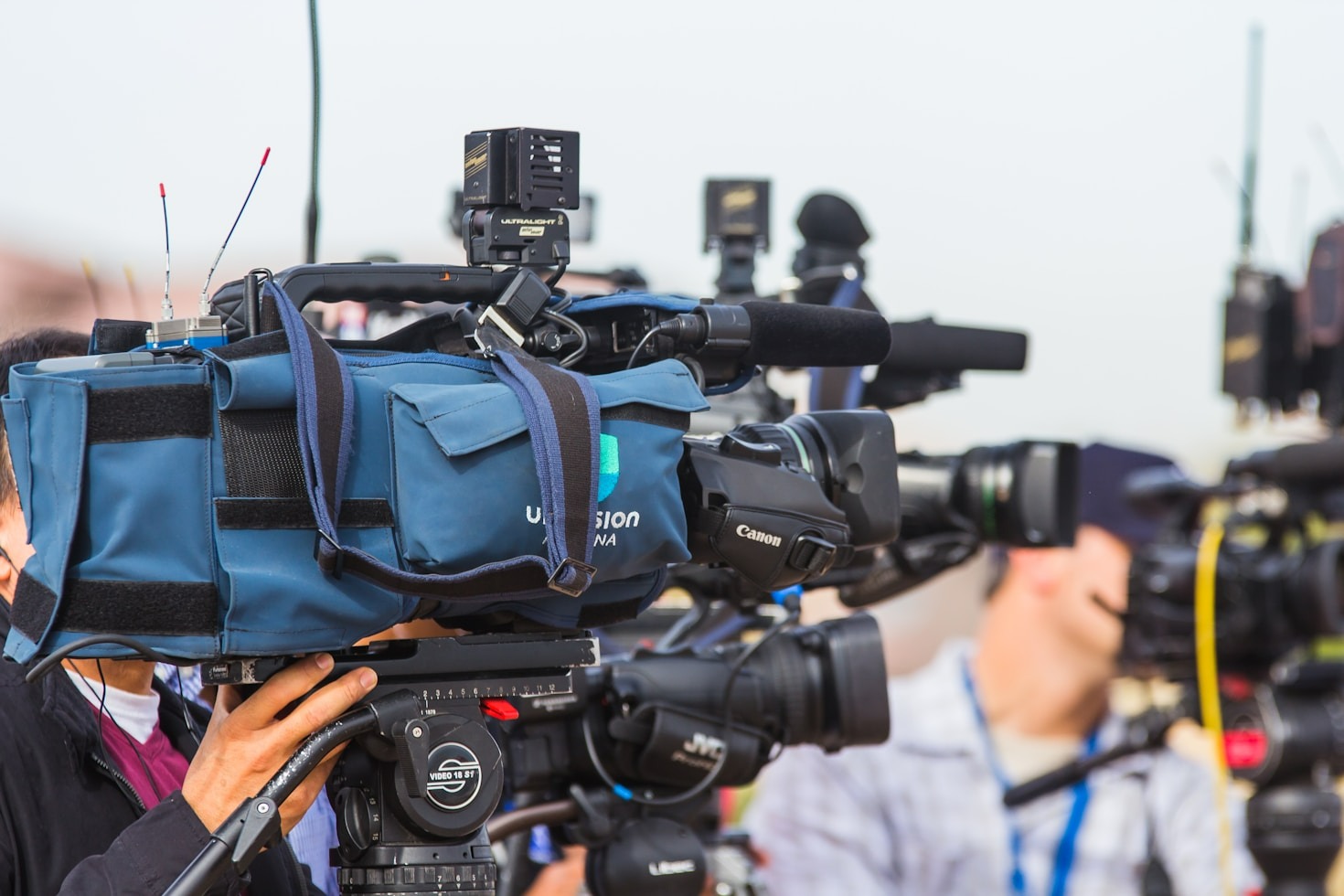 Exploring Diverse Content in Streaming Platforms